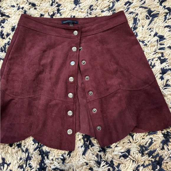 American Eagle Outfitters Burgundy Button-Front Suede Skirt- size 2 - Picture 2 of 7